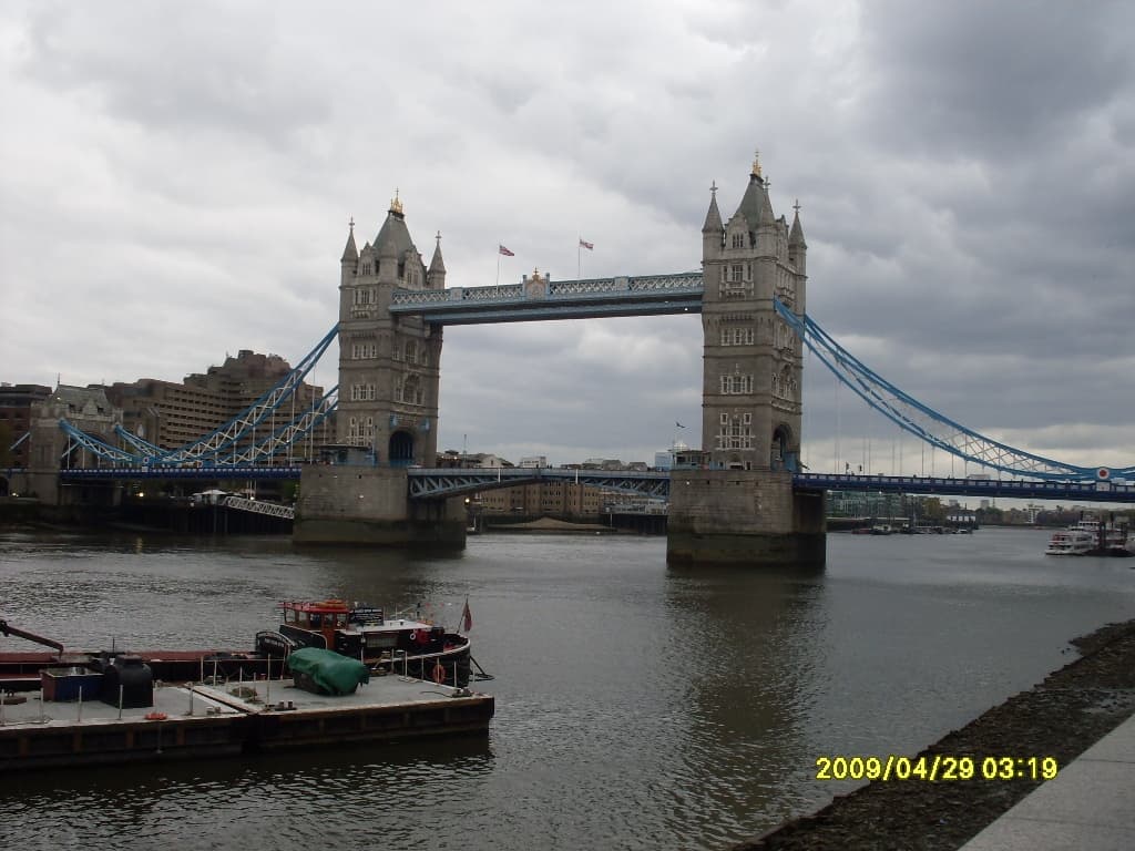 Majestic Tower Bridge